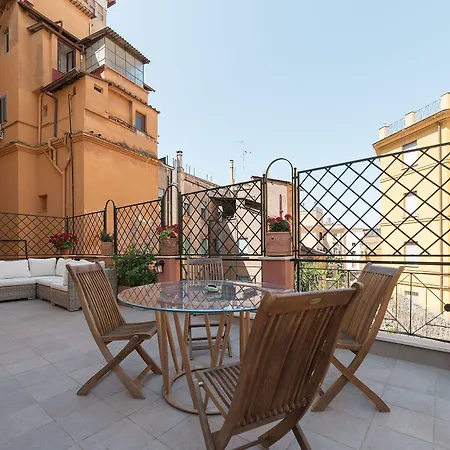 Santa Prassede Rooftop Terrace * Rom